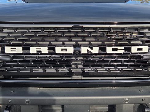 Used 2024 Ford Bronco Wildtrak AWD/4WD image 9