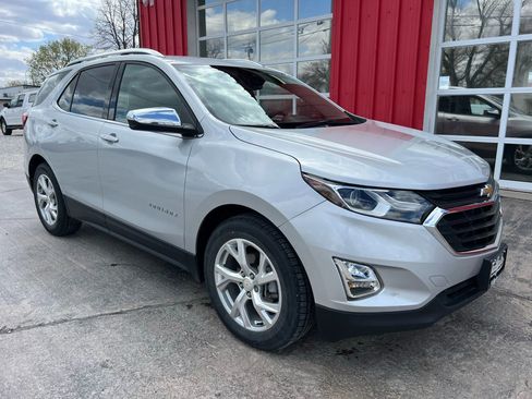 Used 2020 Chevrolet Equinox Premier image 2