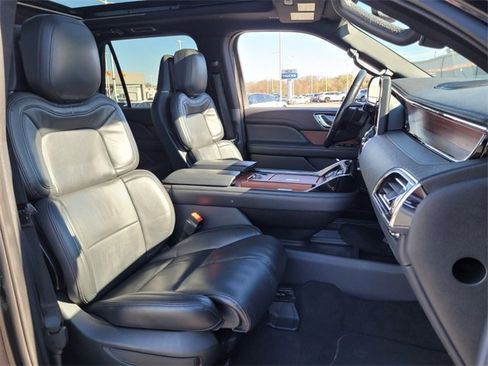 Used 2024 Lincoln Navigator Reserve image 18
