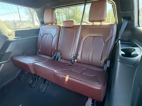 Used 2023 Ford Expedition Limited image 19