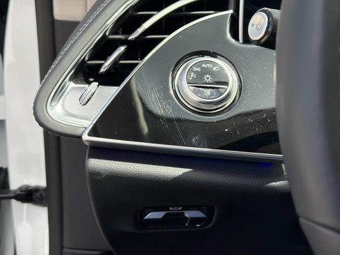 Used 2025 Mercedes-Benz E 350 4MATIC Sedan image 21