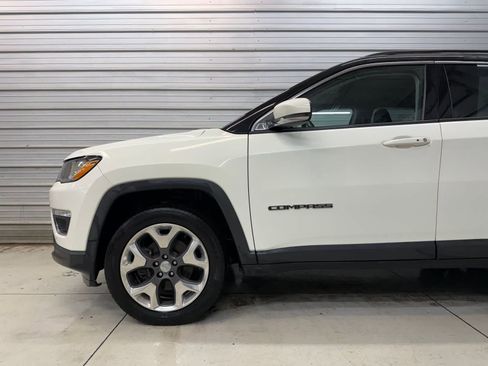Used 2018 Jeep Compass Limited w/ Navigation Group AWD/4WD image 3