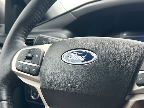Used 2024 Ford Explorer XLT w/ Equipment Group 202A image 31