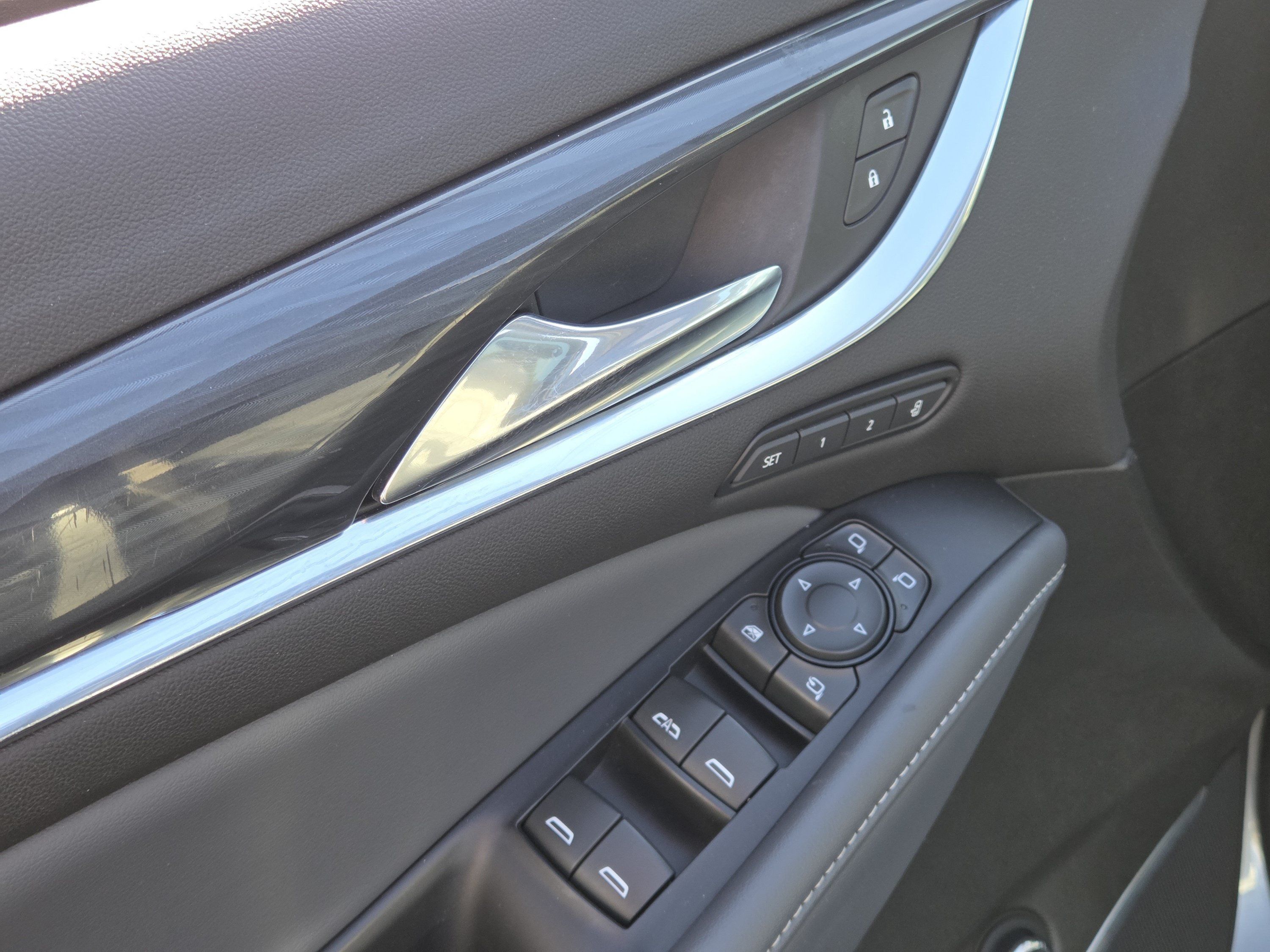 Used 2021 Buick Enclave Premium w/ Sun and Sites Package AWD/4WD image 33