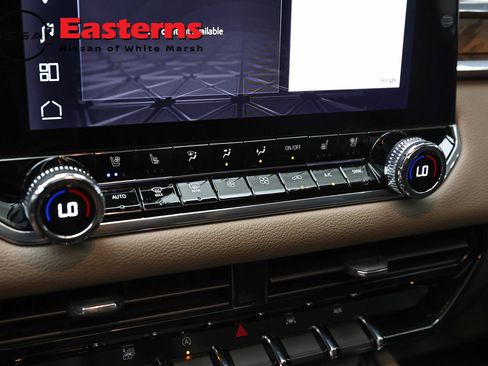 Used 2024 GMC Canyon Denali AWD/4WD image 19