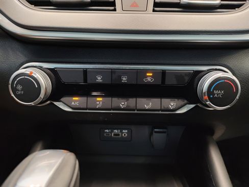 Certified 2025 Nissan Altima 2.5 SR FWD image 19