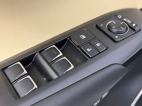 Used 2019 Lexus NX 300h AWD image 18