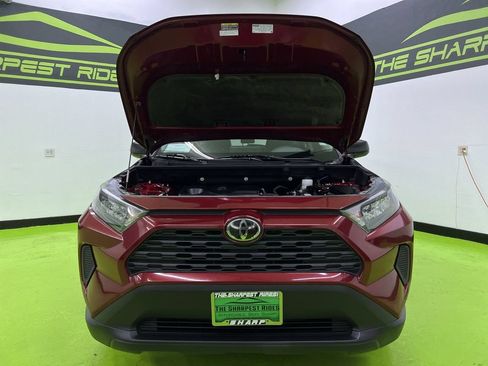 Used 2021 Toyota RAV4 LE AWD/4WD image 4