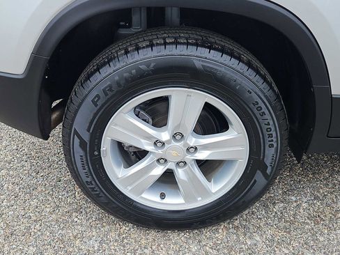 Certified 2022 Chevrolet Trax LT w/ LT Convenience Package image 9