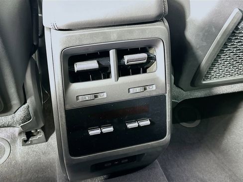 Used 2024 Porsche Macan 4 Electric image 27