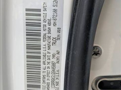 Used 2016 RAM 1500 Express RWD image 30