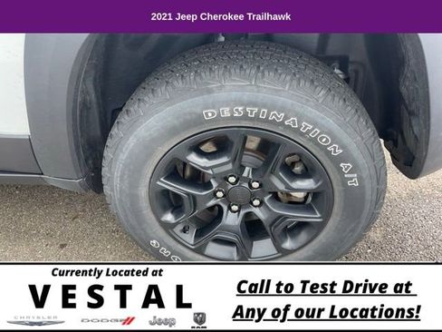 Used 2021 Jeep Cherokee Trailhawk image 25