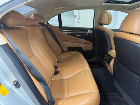 Used 2013 Lexus LS 460 w/ Comfort Pkg RWD image 34
