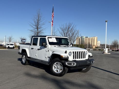 Certified 2022 Jeep Gladiator Sport image 2