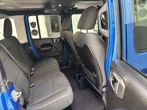 Used 2024 Jeep Wrangler Unlimited Rubicon AWD/4WD image 27