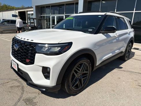 Used 2025 Ford Explorer ST w/ Sun And Sound Package image 3