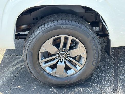 New 2025 Nissan Frontier SV image 4