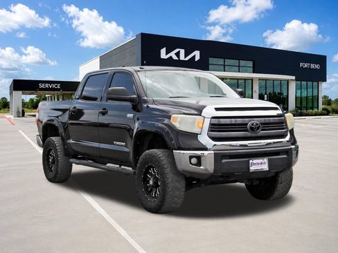 Used 2015 Toyota Tundra SR5 w/ SR5 Upgrade Package AWD/4WD image 3