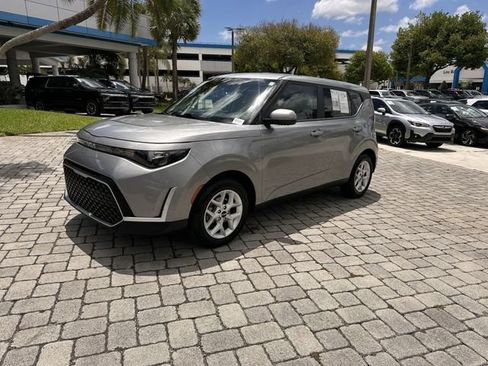 Used 2024 Kia Soul LX w/ Option Group 015 FWD image 31