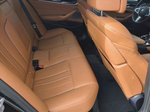 Used 2021 BMW M550i xDrive AWD/4WD image 21