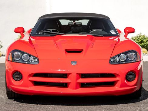 Used 2004 Dodge Viper SRT-10 RWD image 3