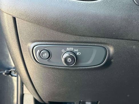 Used 2023 Chevrolet Equinox LT image 23