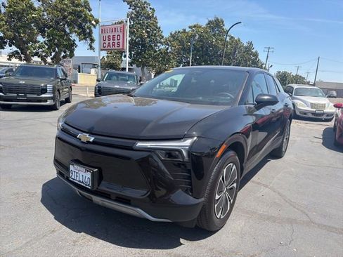 Used 2025 Chevrolet Blazer EV LT FWD image 1