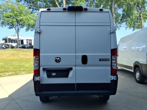 Used 2025 RAM ProMaster 2500 w/ Convenience Group FWD image 6