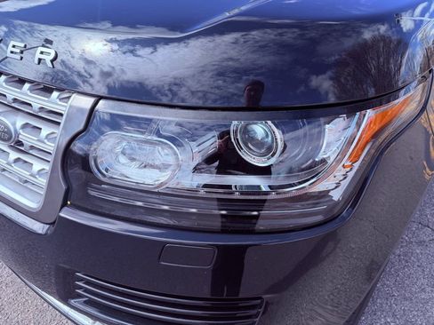 Used 2017 Land Rover Range Rover HSE image 16