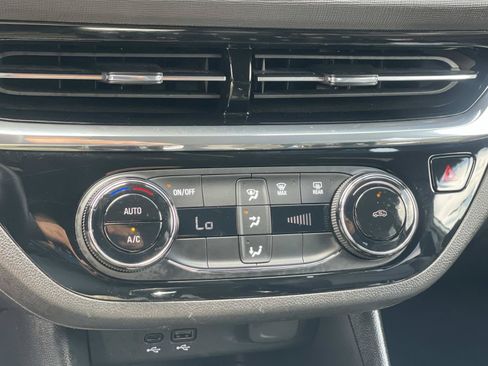 Used 2025 Buick Envista Sport Touring FWD image 17