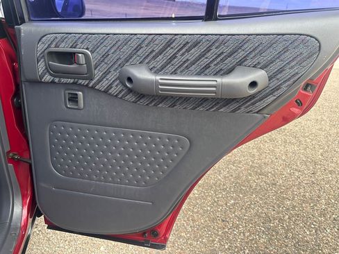 Used 1999 Toyota RAV4 2WD 4-Door image 18