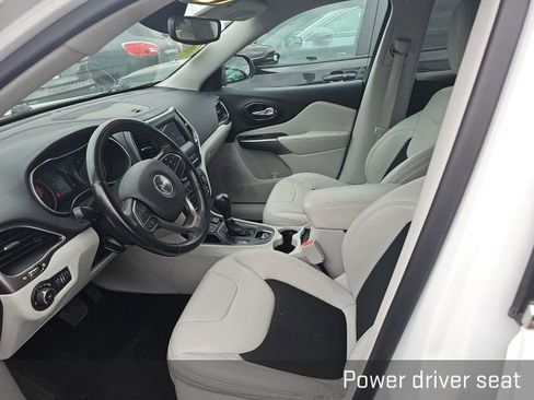 Used 2021 Jeep Cherokee Latitude Plus w/ Mopar Interior Package image 10