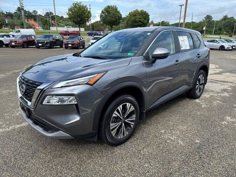 Used 2023 Nissan Rogue SV image 1