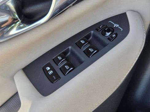 Certified 2025 Volvo XC90 T8 Plus w/ Protection Package Premier image 25