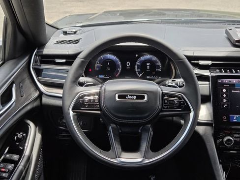 Used 2023 Jeep Grand Cherokee Overland w/ MOPAR Finishing Package AWD/4WD image 21