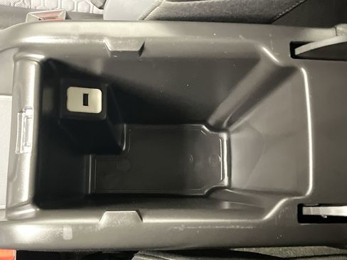 Used 2017 Chevrolet Colorado Z71 image 22