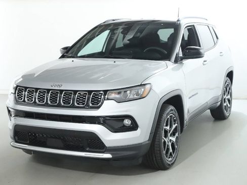 Used 2025 Jeep Compass Limited AWD/4WD image 4