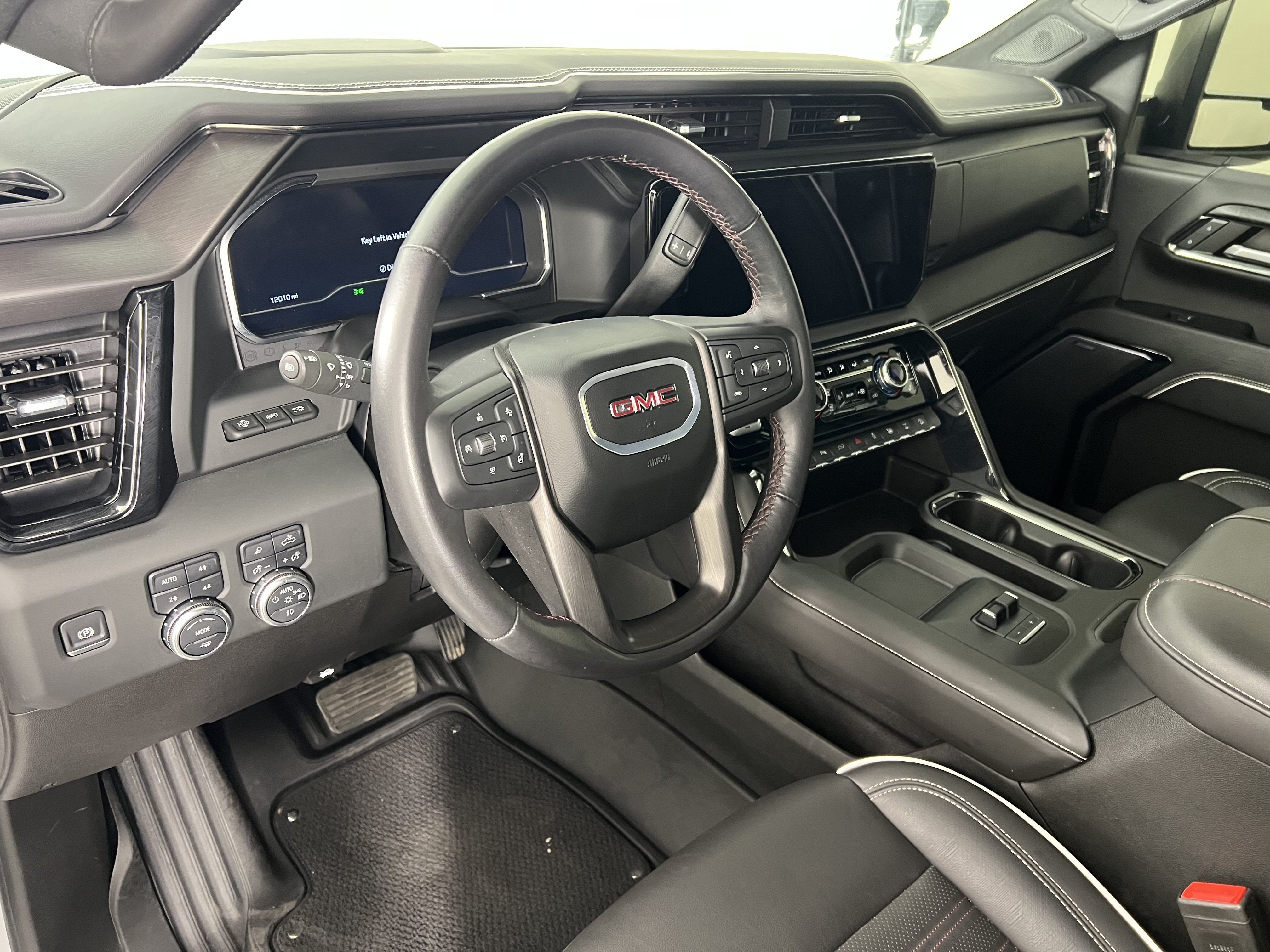 Used 2024 GMC Sierra 2500 AT4X AWD/4WD image 17