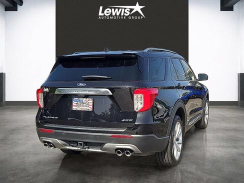 Used 2024 Ford Explorer Platinum w/ Technology Package AWD/4WD image 4