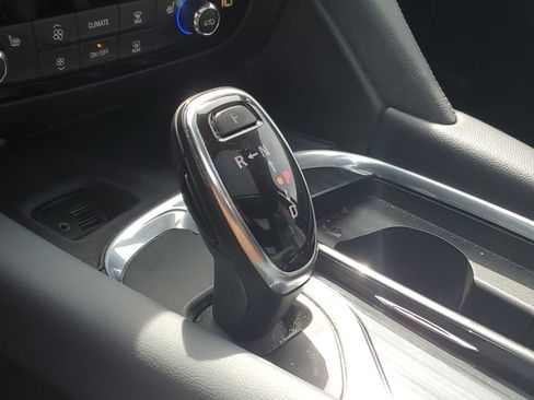 Used 2020 Buick Enclave Essence w/ Sport Touring Edition image 23