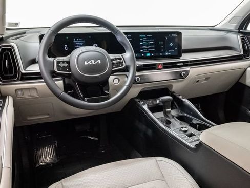 Used 2025 Kia Sorento X-Line EX AWD/4WD image 7