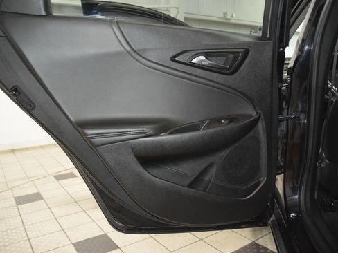 Used 2023 Chevrolet Malibu LT FWD image 39