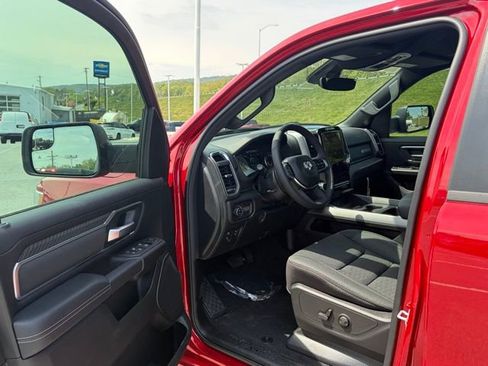 New 2026 RAM 1500 4x4 Crew Cab image 14