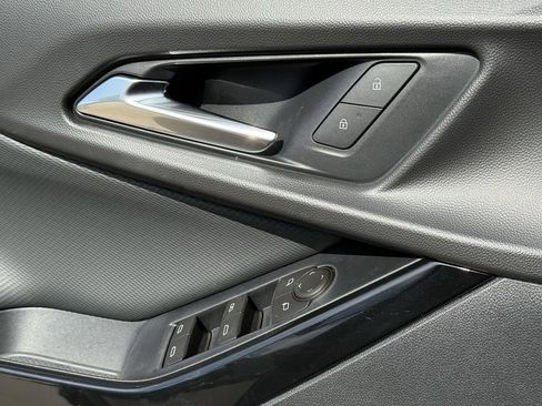 New 2026 Chevrolet Equinox LT FWD image 18