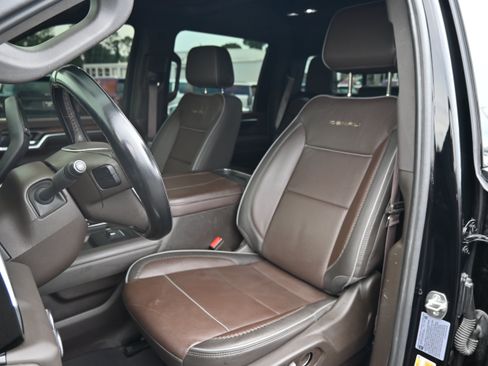 Used 2025 GMC Sierra 3500 Denali AWD/4WD image 16