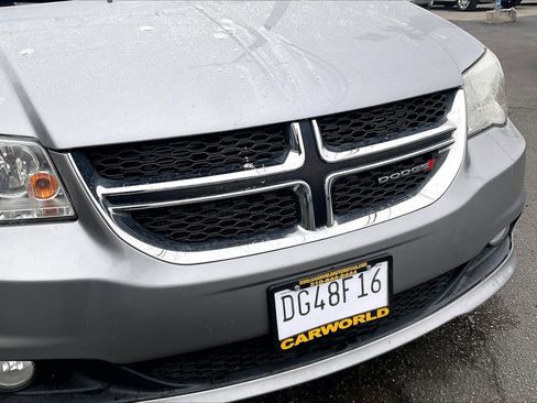 Used 2020 Dodge Grand Caravan SXT image 27