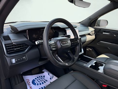 Used 2026 GMC Acadia AT4 w/ Luxury Package AWD/4WD image 13