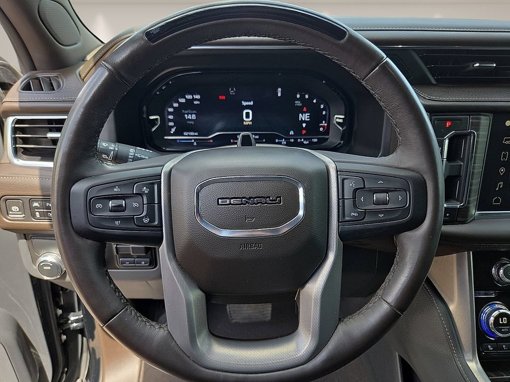 Used 2024 GMC Yukon Denali w/ Advanced Technology Package RWD image 16