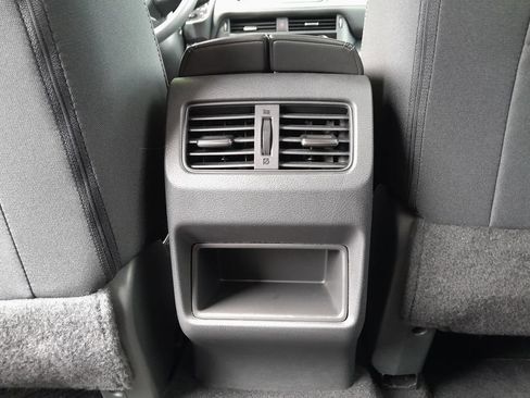 Used 2021 Nissan Rogue S AWD/4WD image 31