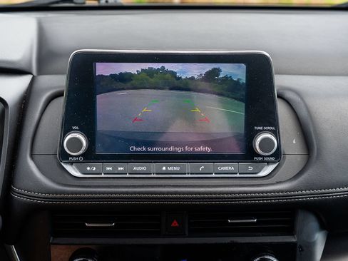 Used 2024 Nissan Rogue SV FWD image 29